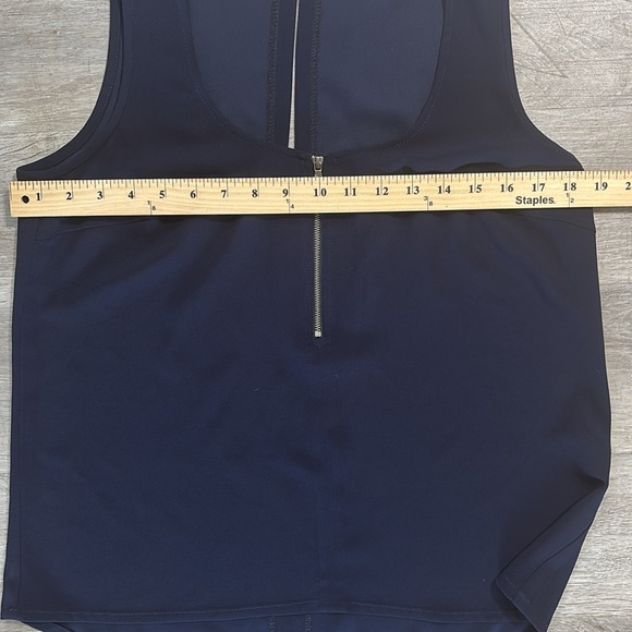 Trina Turk Banning Sleeveless Tank Top ZIP front size M - Picture 4 of 7